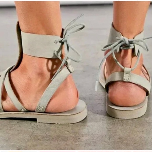 NWB FREE PEOPLE Vacation Day Wrap Sandal in Sky size 39❤️🎉🎄 - Picture 2 of 11